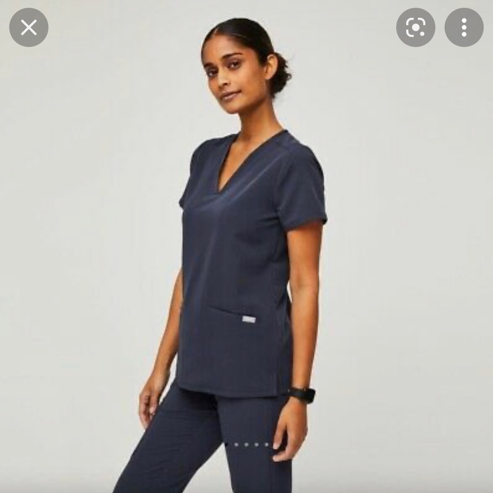 Figs Quiet Navy Top Casma (Limited)